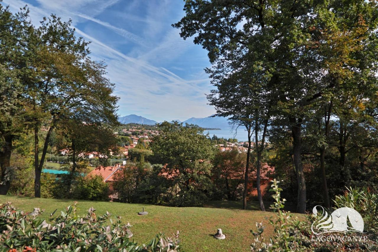 Vista Lago Padenghe sul Garda Esterno foto