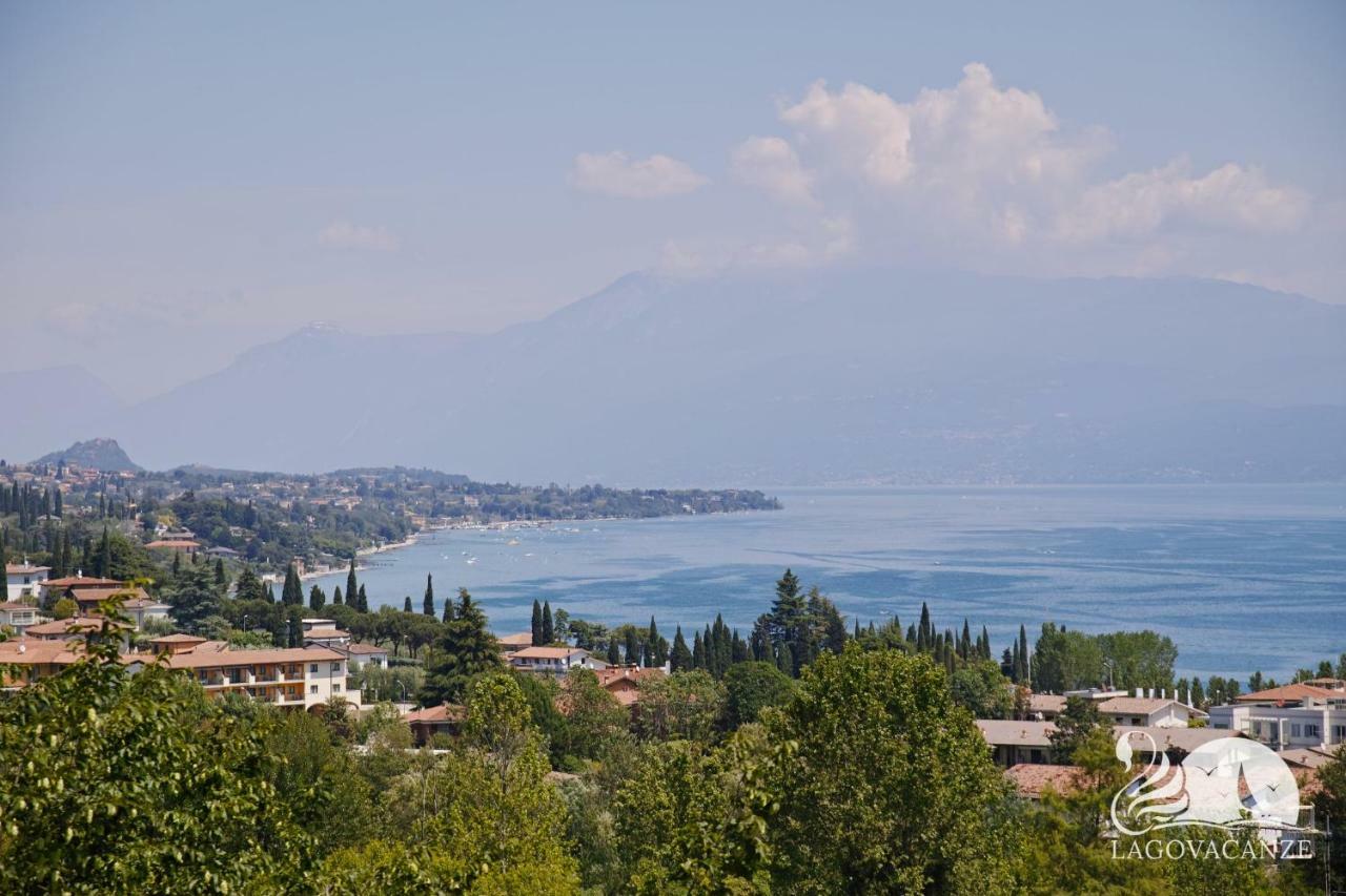 Vista Lago Padenghe sul Garda Esterno foto