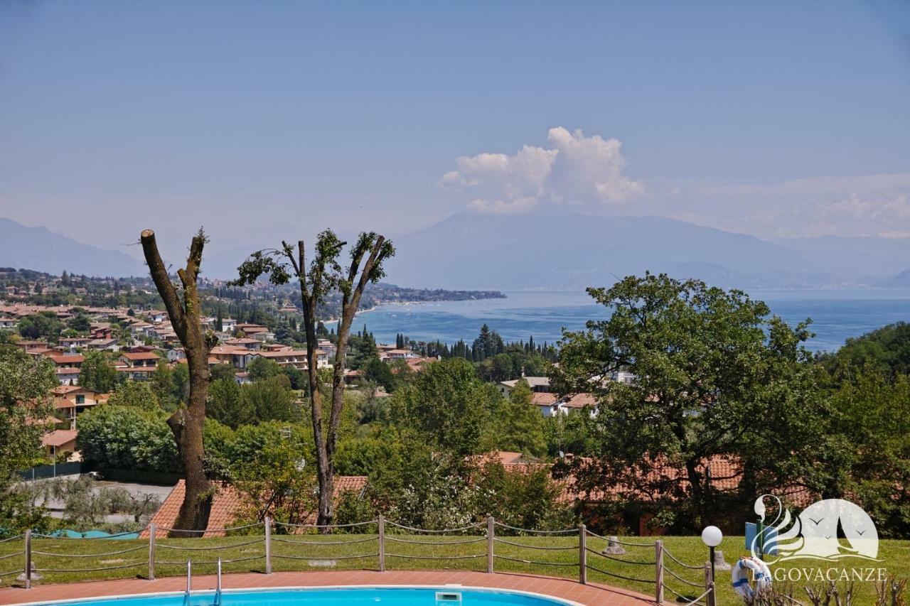 Vista Lago Padenghe sul Garda Esterno foto